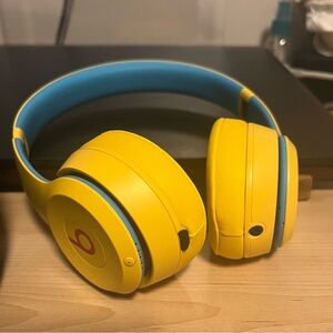 Beats Solo3 Wireless On-ear Headphones (Club Yellow)